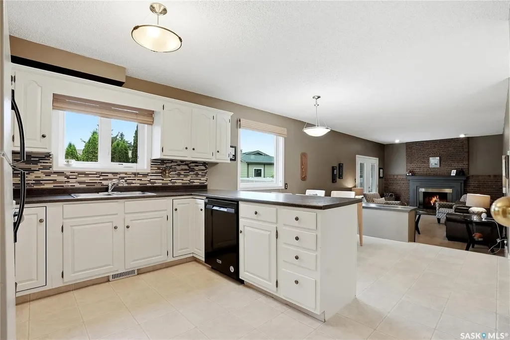 723 Candle Court Saskatoon SK S7K 4Z9