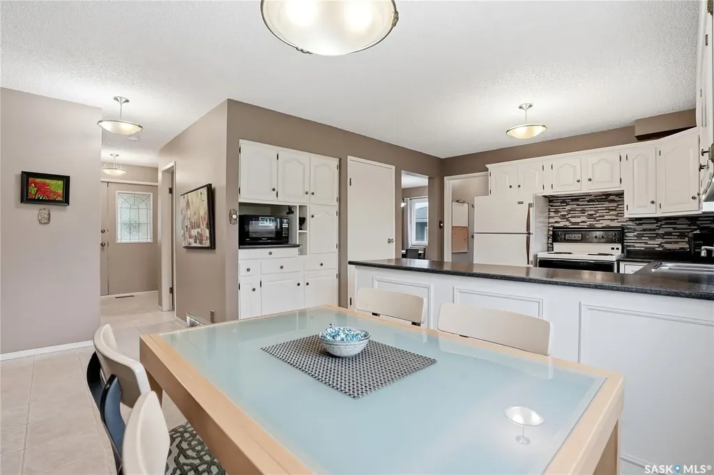 723 Candle Court Saskatoon SK S7K 4Z9