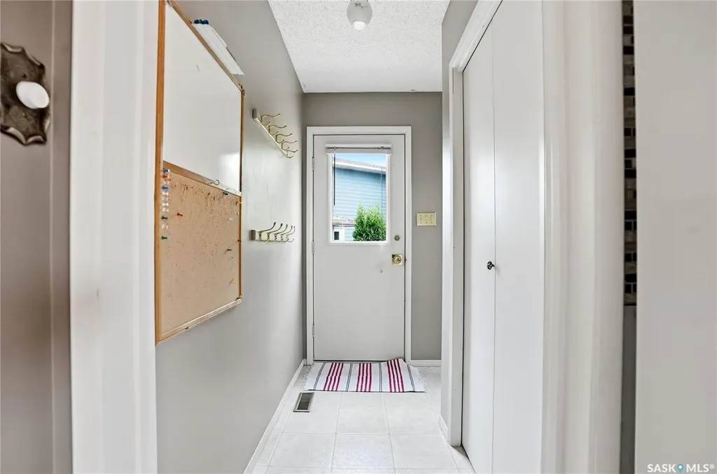 723 Candle Court Saskatoon SK S7K 4Z9