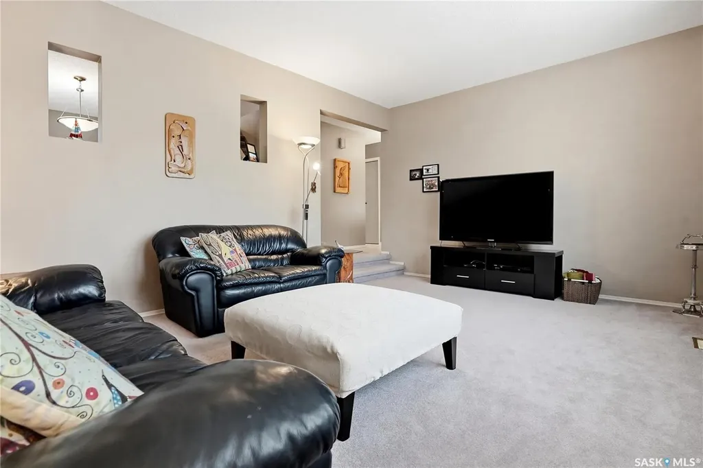 723 Candle Court Saskatoon SK S7K 4Z9