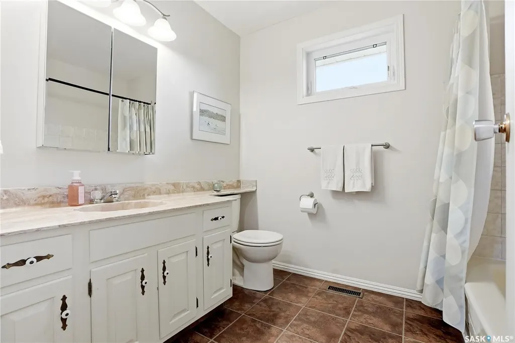 723 Candle Court Saskatoon SK S7K 4Z9