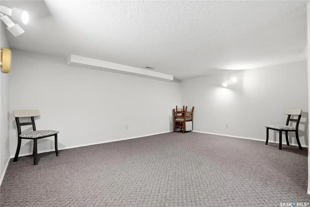 723 Candle Court Saskatoon SK S7K 4Z9