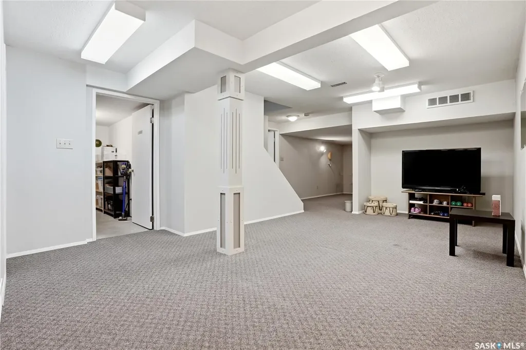 723 Candle Court Saskatoon SK S7K 4Z9