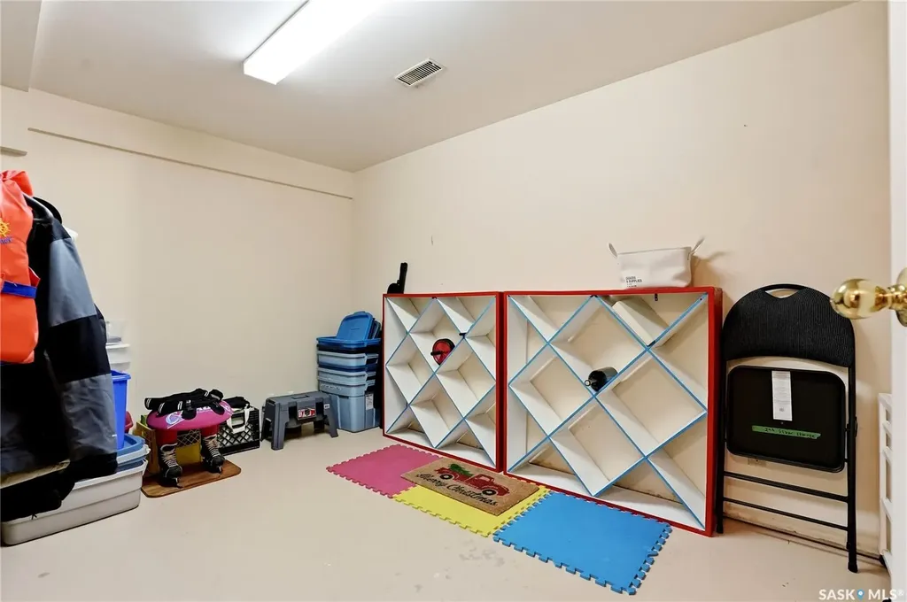 723 Candle Court Saskatoon SK S7K 4Z9