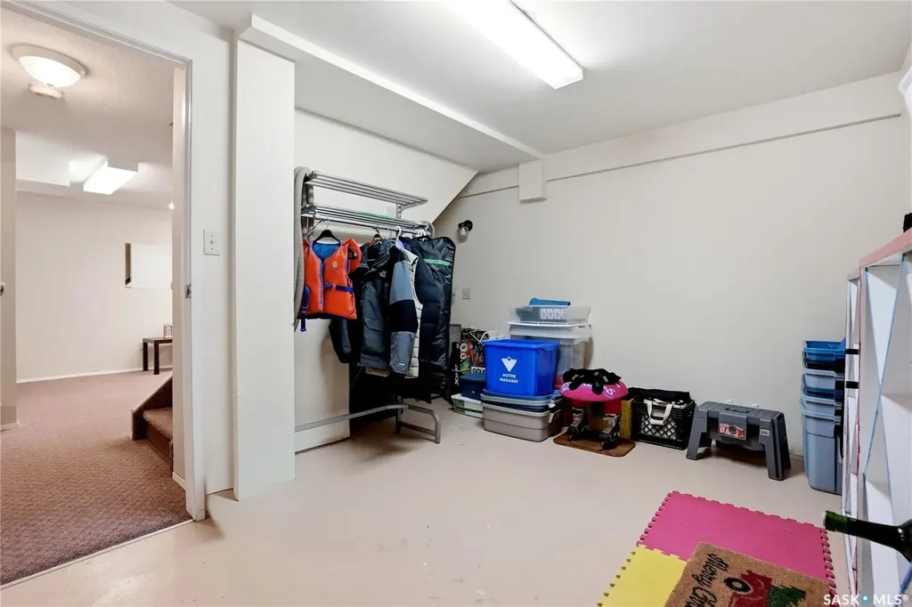 723 Candle Court Saskatoon SK S7K 4Z9