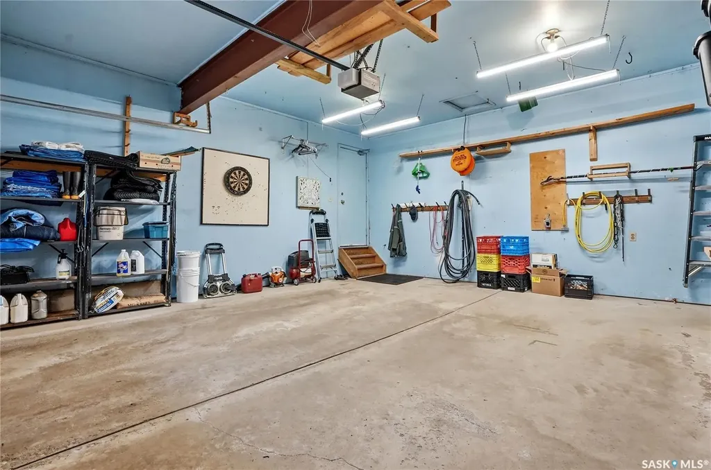 723 Candle Court Saskatoon SK S7K 4Z9