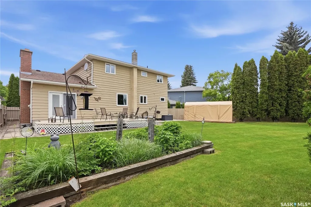 723 Candle Court Saskatoon SK S7K 4Z9