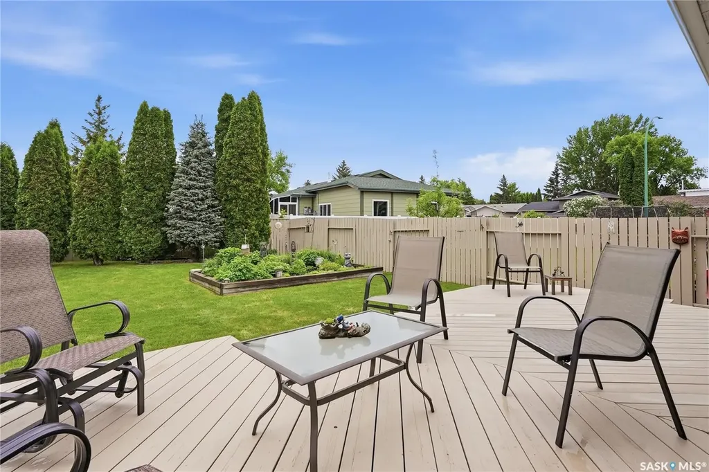 723 Candle Court Saskatoon SK S7K 4Z9