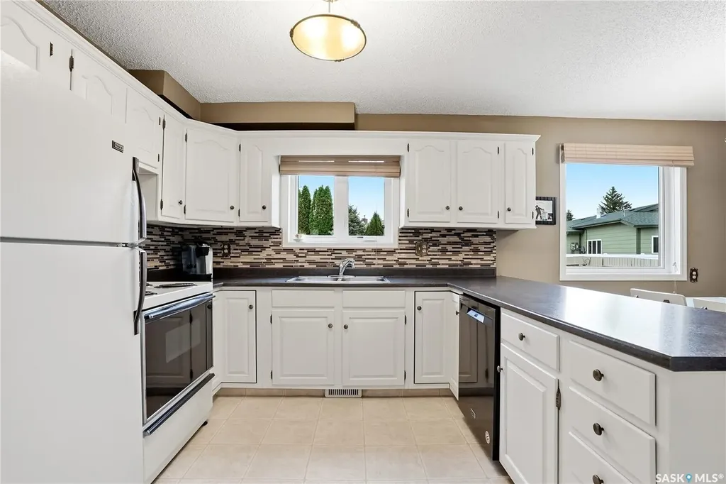 723 Candle Court Saskatoon SK S7K 4Z9