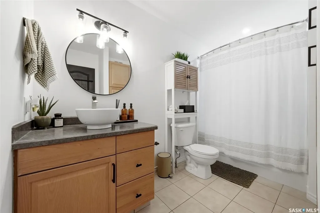 4042 Buckingham Drive Regina SK S4V 3A9