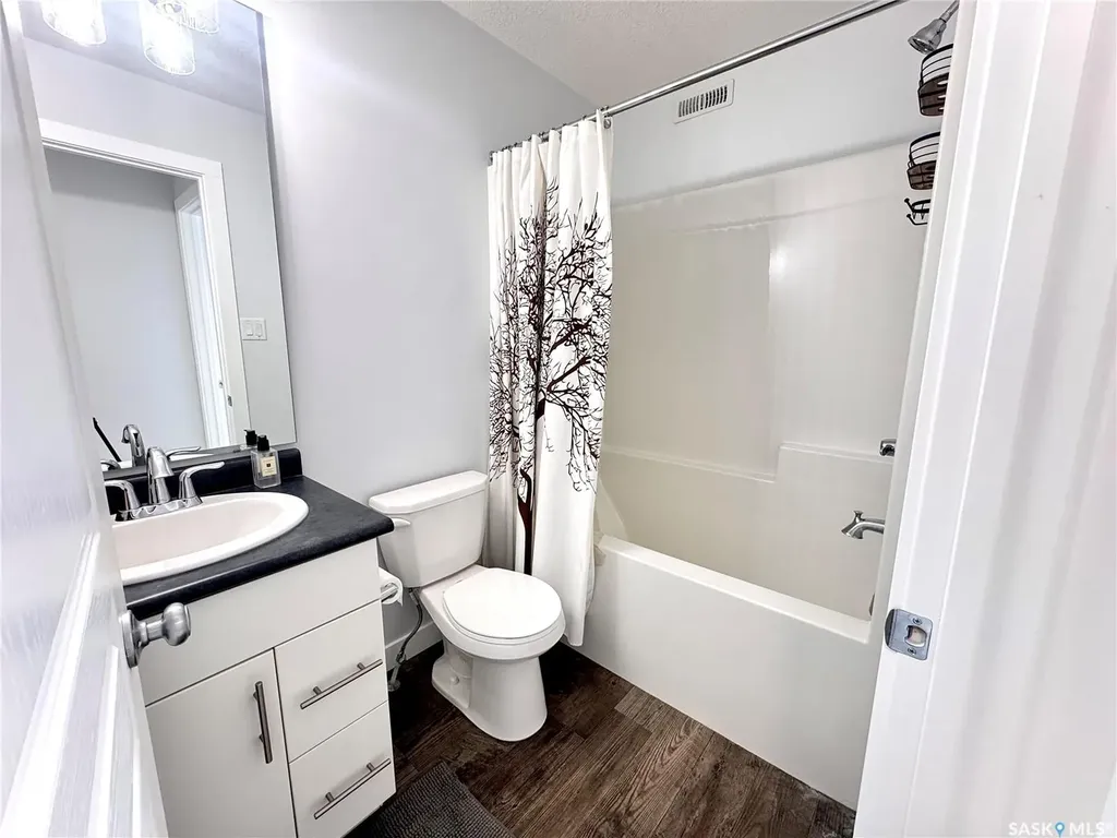 7937 Flax Avenue Regina SK S4Y 0E6