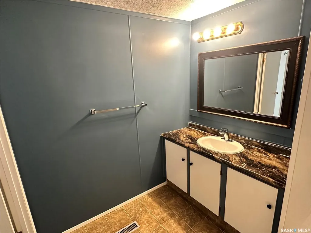 1524 Rayner Avenue Saskatoon SK S7N 1Y1