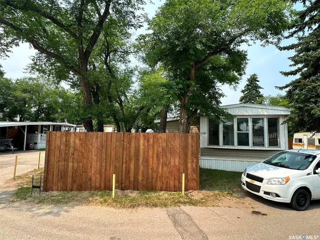 1524 Rayner Avenue Saskatoon SK S7N 1Y1