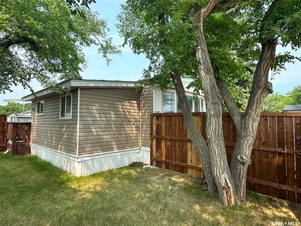 1524 Rayner Avenue Saskatoon SK S7N 1Y1
