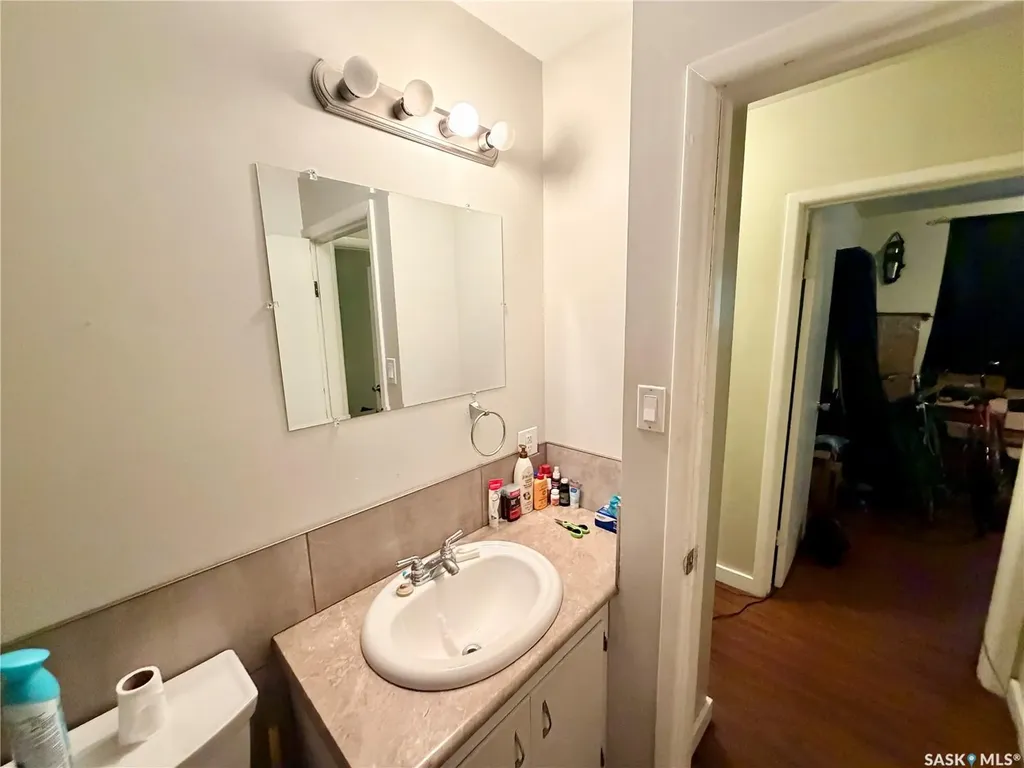 1022 110th Street North Battleford SK S9A 2H4