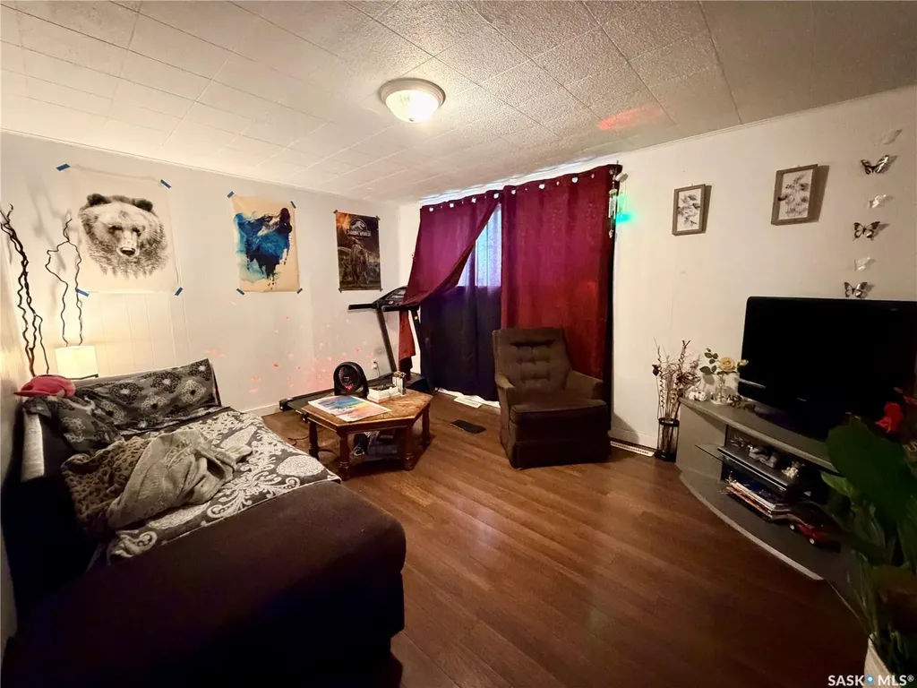 1022 110th Street North Battleford SK S9A 2H4