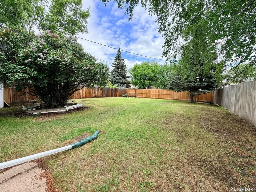1022 110th Street North Battleford SK S9A 2H4