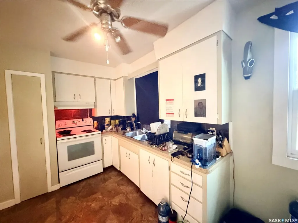 1022 110th Street North Battleford SK S9A 2H4