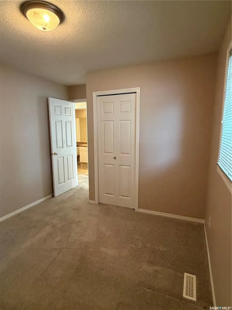 5424 Rochdale Boulevard Regina SK S4X 4M8
