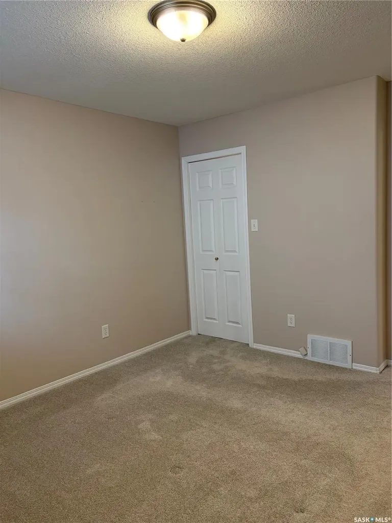 5424 Rochdale Boulevard Regina SK S4X 4M8