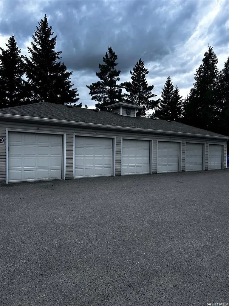 5424 Rochdale Boulevard Regina SK S4X 4M8