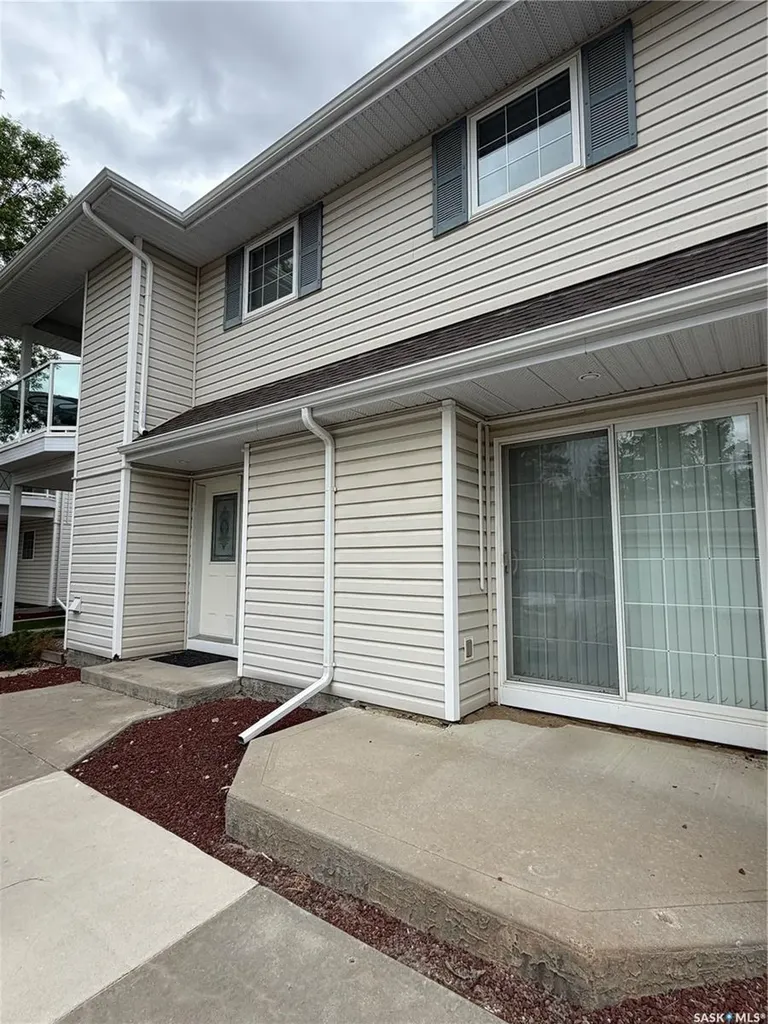 5424 Rochdale Boulevard Regina SK S4X 4M8