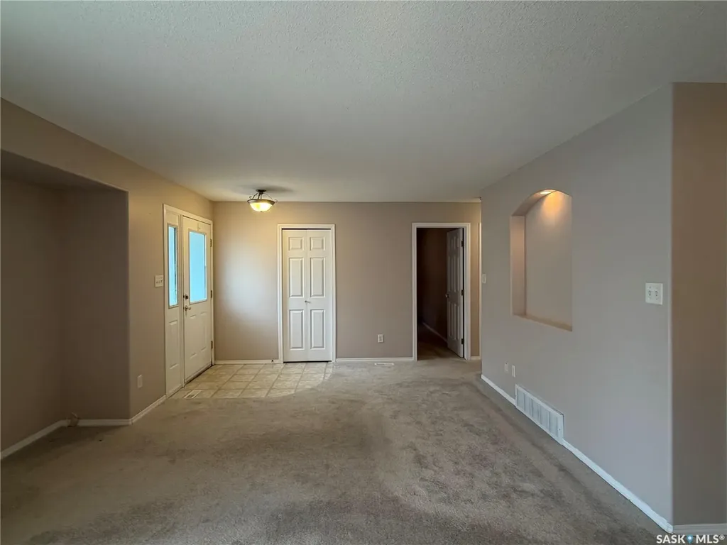 5424 Rochdale Boulevard Regina SK S4X 4M8