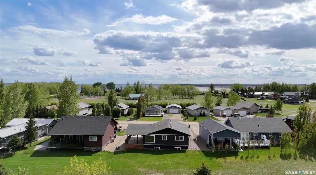205 Ruby Drive Diefenbaker Lake SK S0L 1Z0