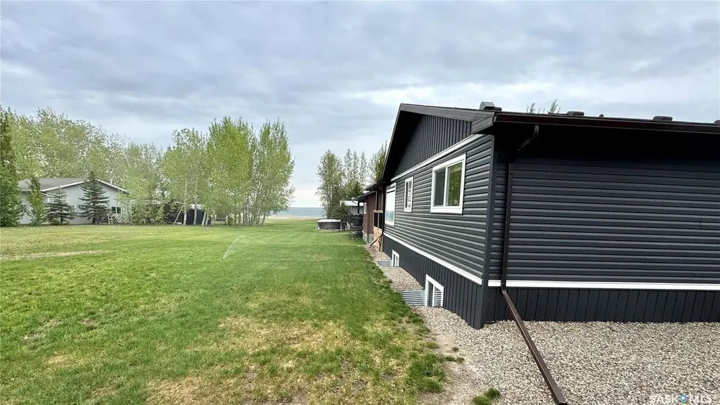 205 Ruby Drive Diefenbaker Lake SK S0L 1Z0