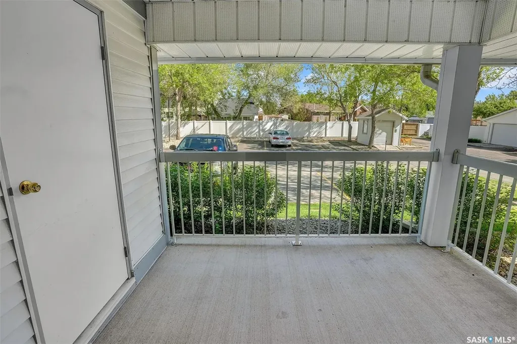 960 Assiniboine Avenue E Regina SK S4V 2P8
