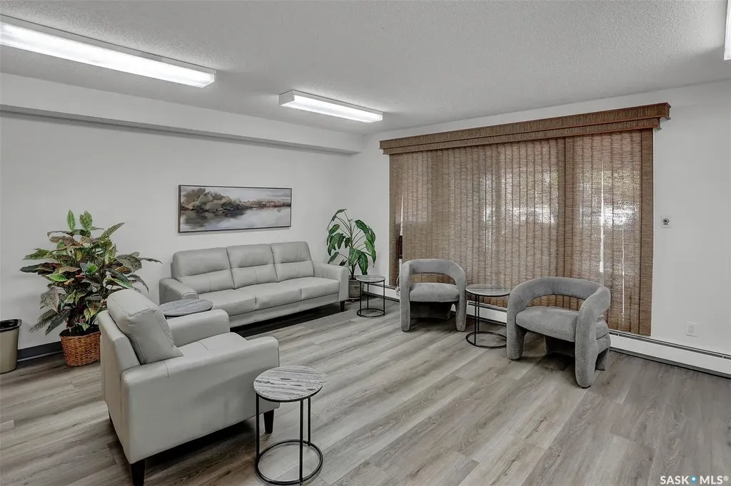 960 Assiniboine Avenue E Regina SK S4V 2P8