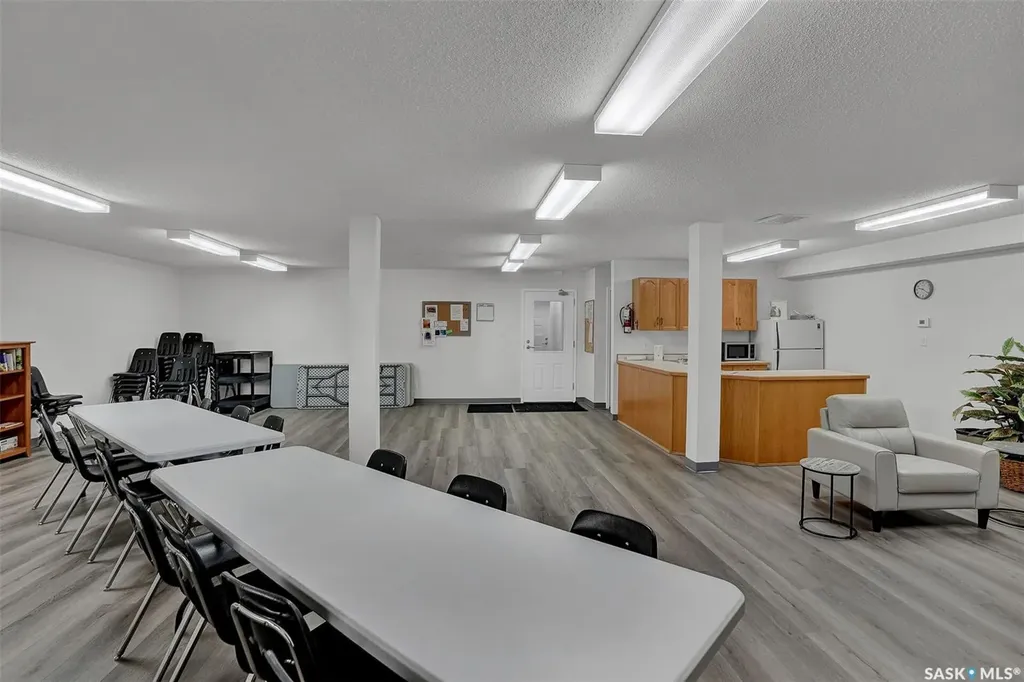 960 Assiniboine Avenue E Regina SK S4V 2P8