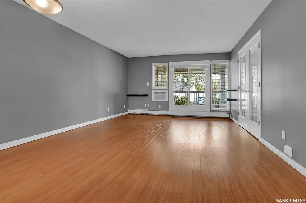 960 Assiniboine Avenue E Regina SK S4V 2P8