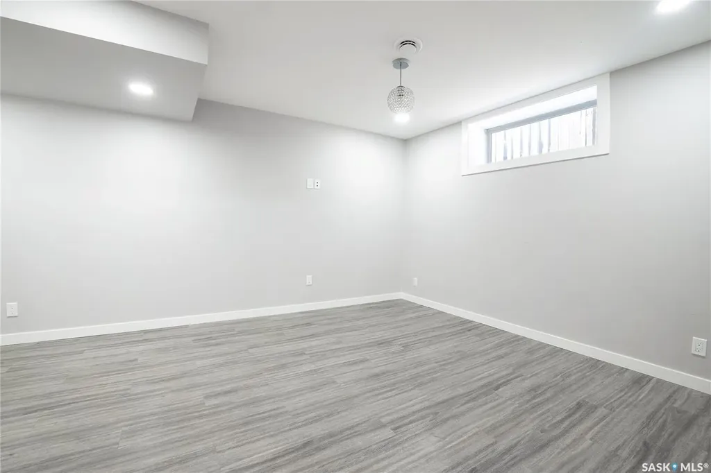 334 Dickson Crescent Saskatoon SK S7T 0T8
