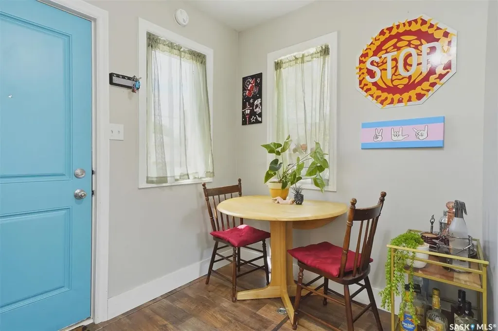 811 O Avenue S Saskatoon SK S7M 2S6