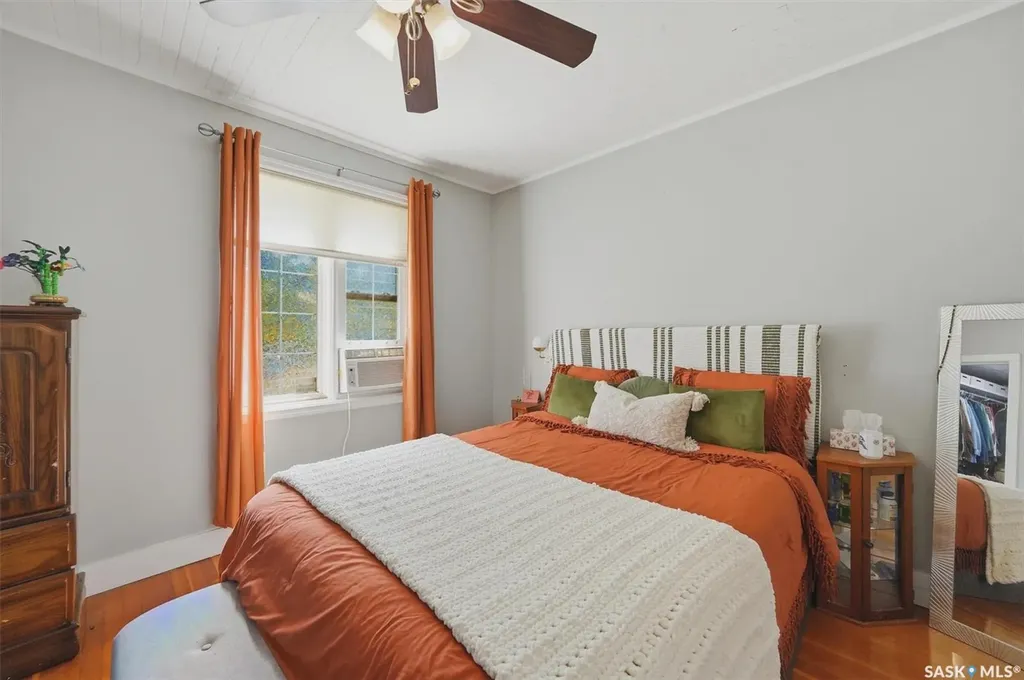 811 O Avenue S Saskatoon SK S7M 2S6