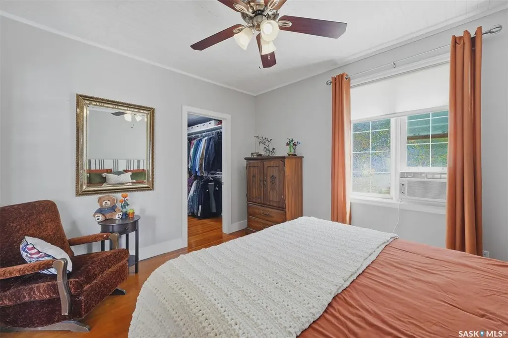 811 O Avenue S Saskatoon SK S7M 2S6