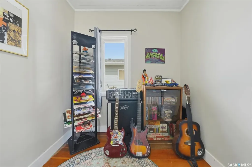811 O Avenue S Saskatoon SK S7M 2S6