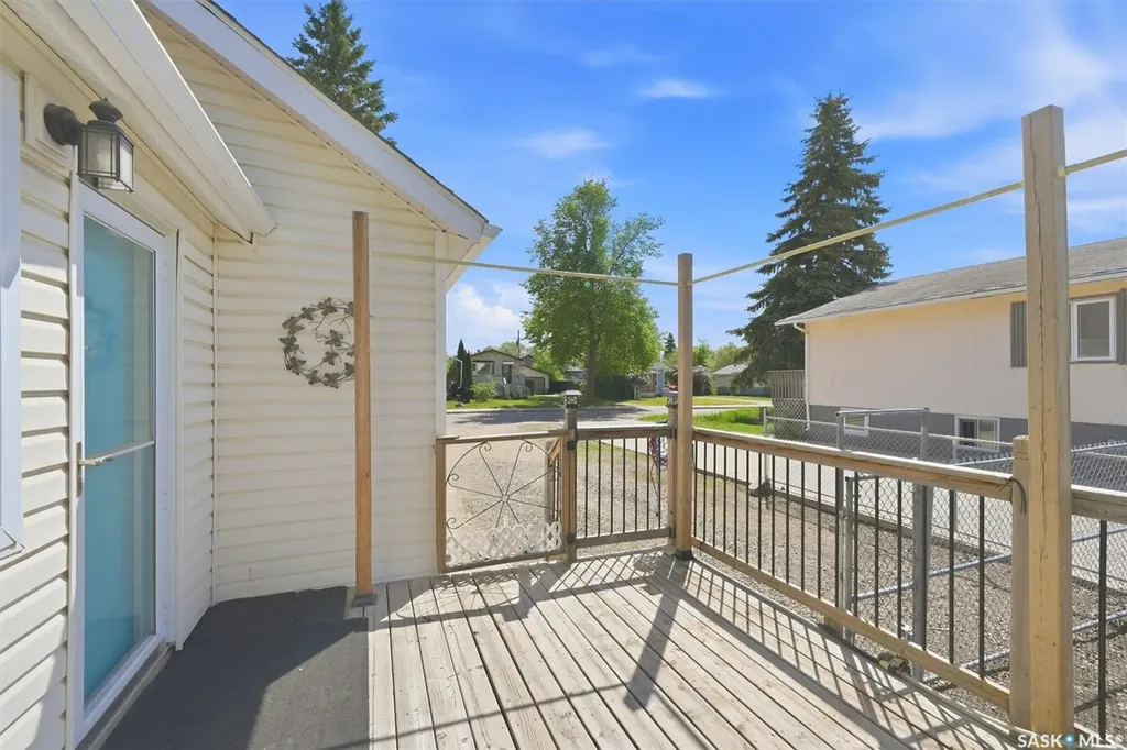811 O Avenue S Saskatoon SK S7M 2S6