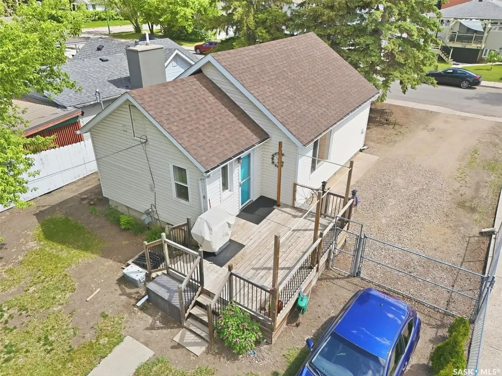 811 O Avenue S Saskatoon SK S7M 2S6