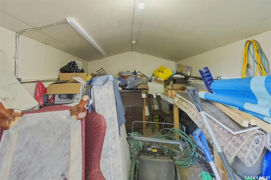 811 O Avenue S Saskatoon SK S7M 2S6