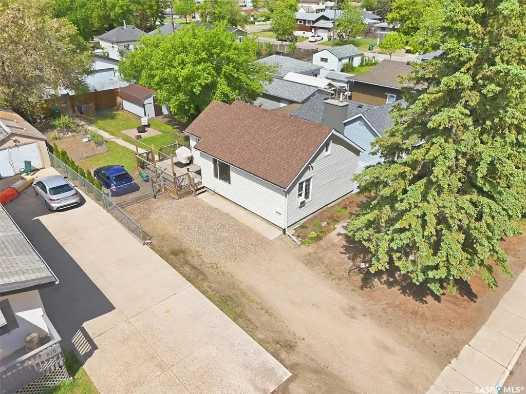 811 O Avenue S Saskatoon SK S7M 2S6