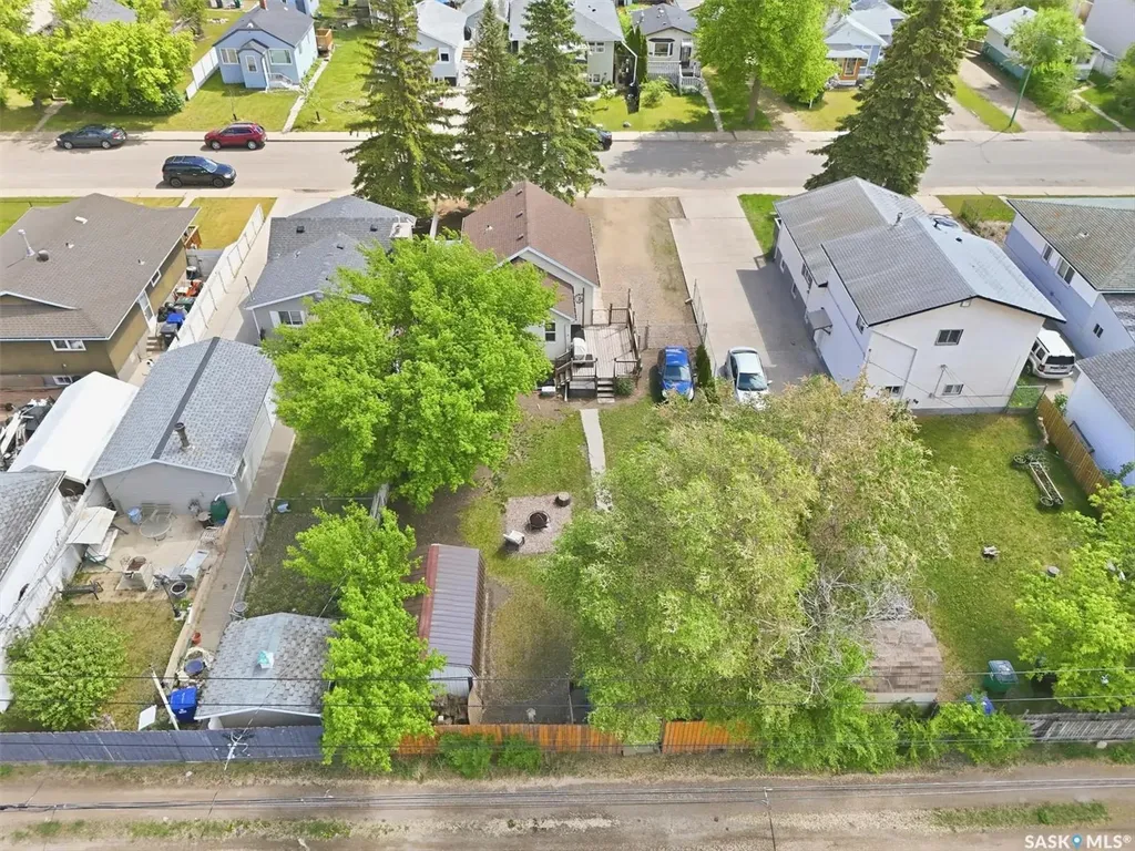 811 O Avenue S Saskatoon SK S7M 2S6