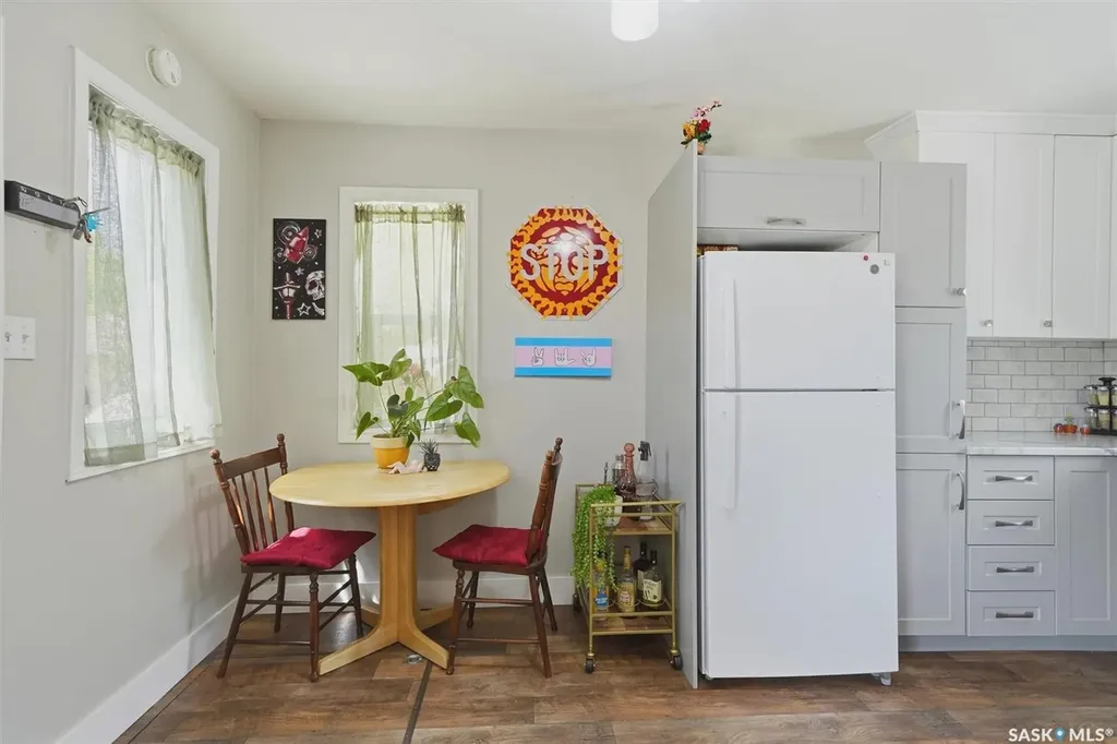 811 O Avenue S Saskatoon SK S7M 2S6