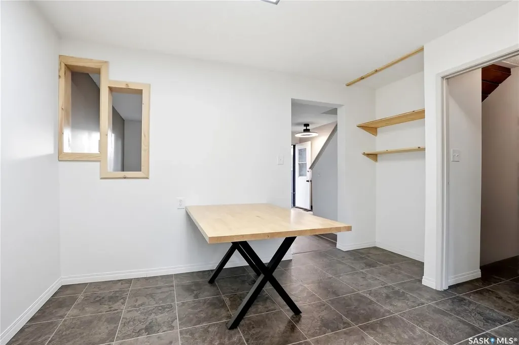 1128 Mckercher Drive Saskatoon SK S7H 4Y7