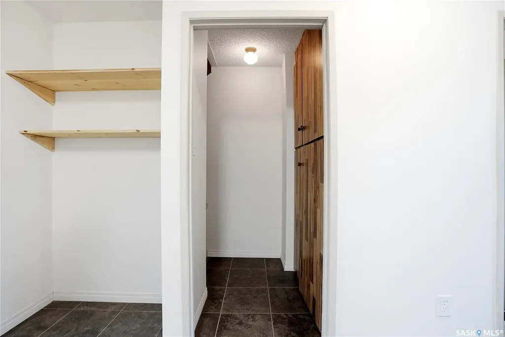 1128 Mckercher Drive Saskatoon SK S7H 4Y7