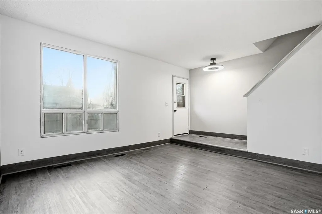 1128 Mckercher Drive Saskatoon SK S7H 4Y7
