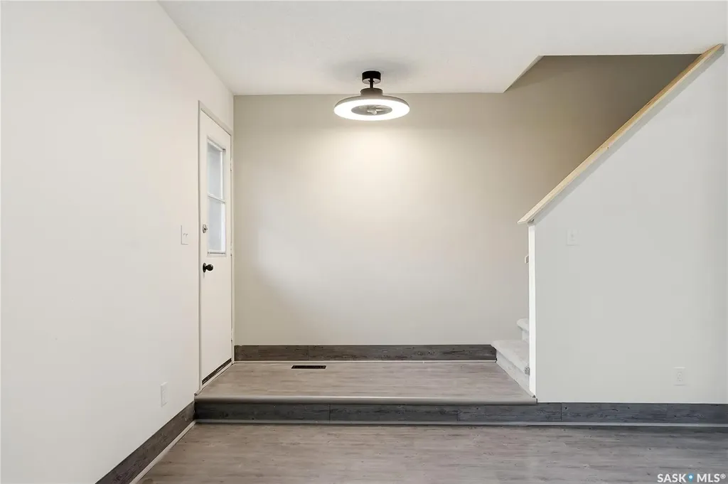 1128 Mckercher Drive Saskatoon SK S7H 4Y7