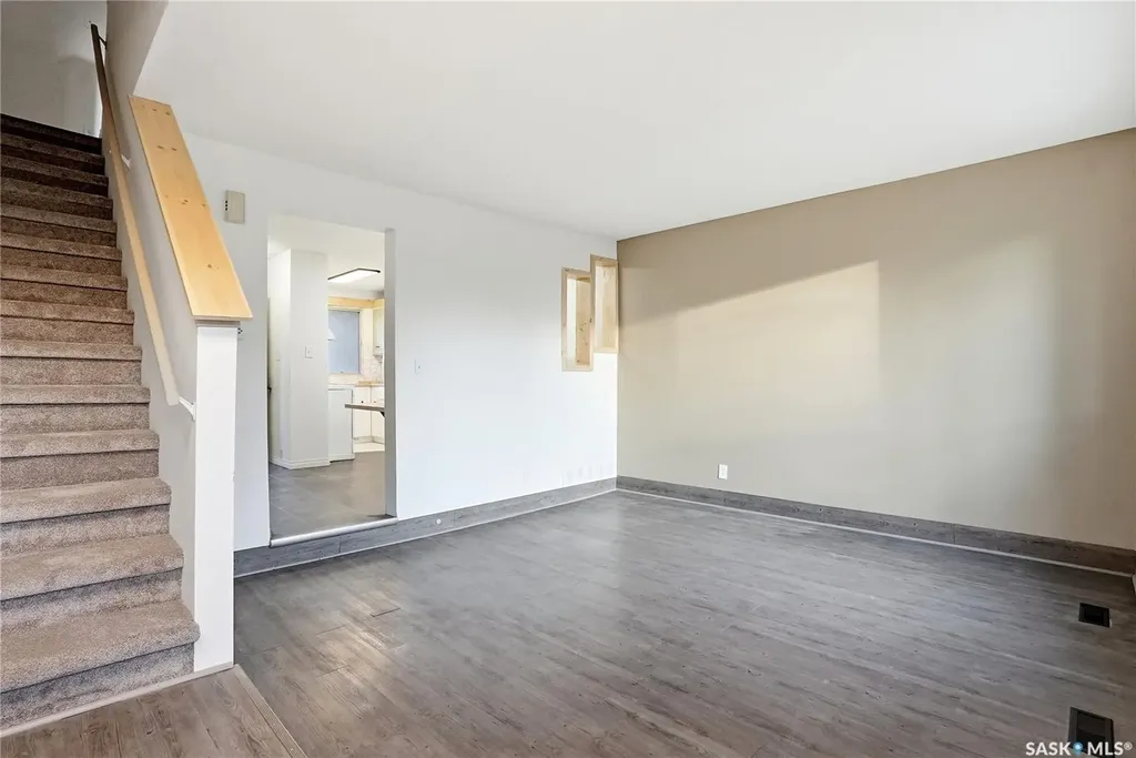 1128 Mckercher Drive Saskatoon SK S7H 4Y7