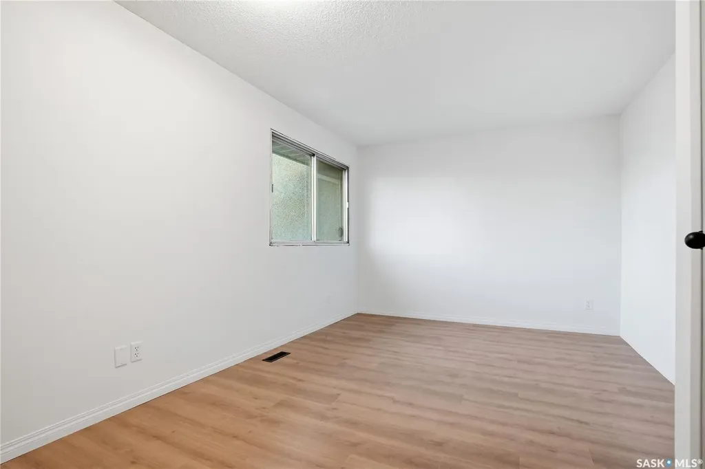 1128 Mckercher Drive Saskatoon SK S7H 4Y7